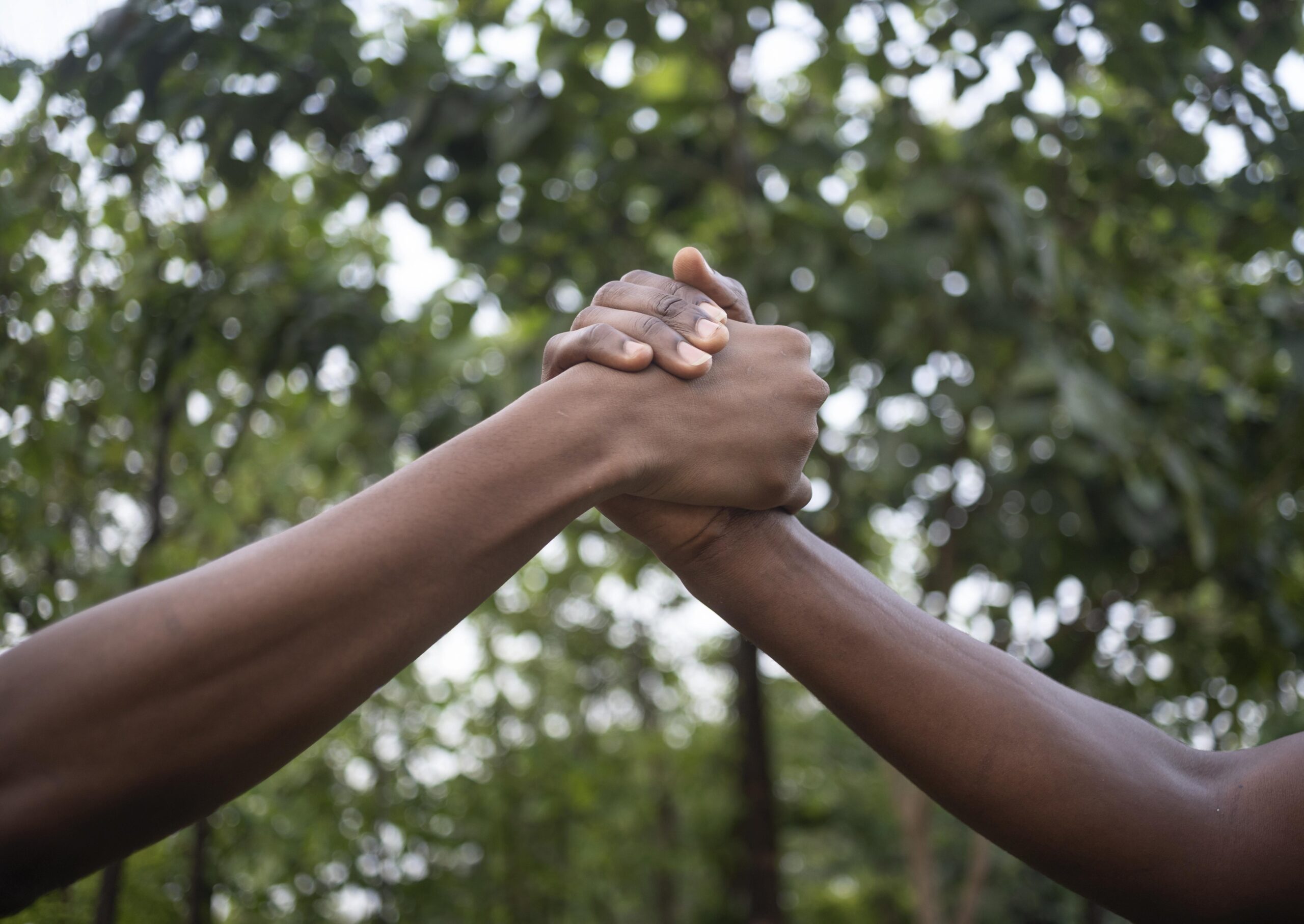 close-up-hands-holding-outdoors